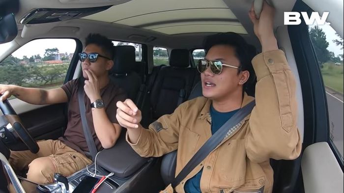Boy Wiliam berbincang dengan Rizky Febian