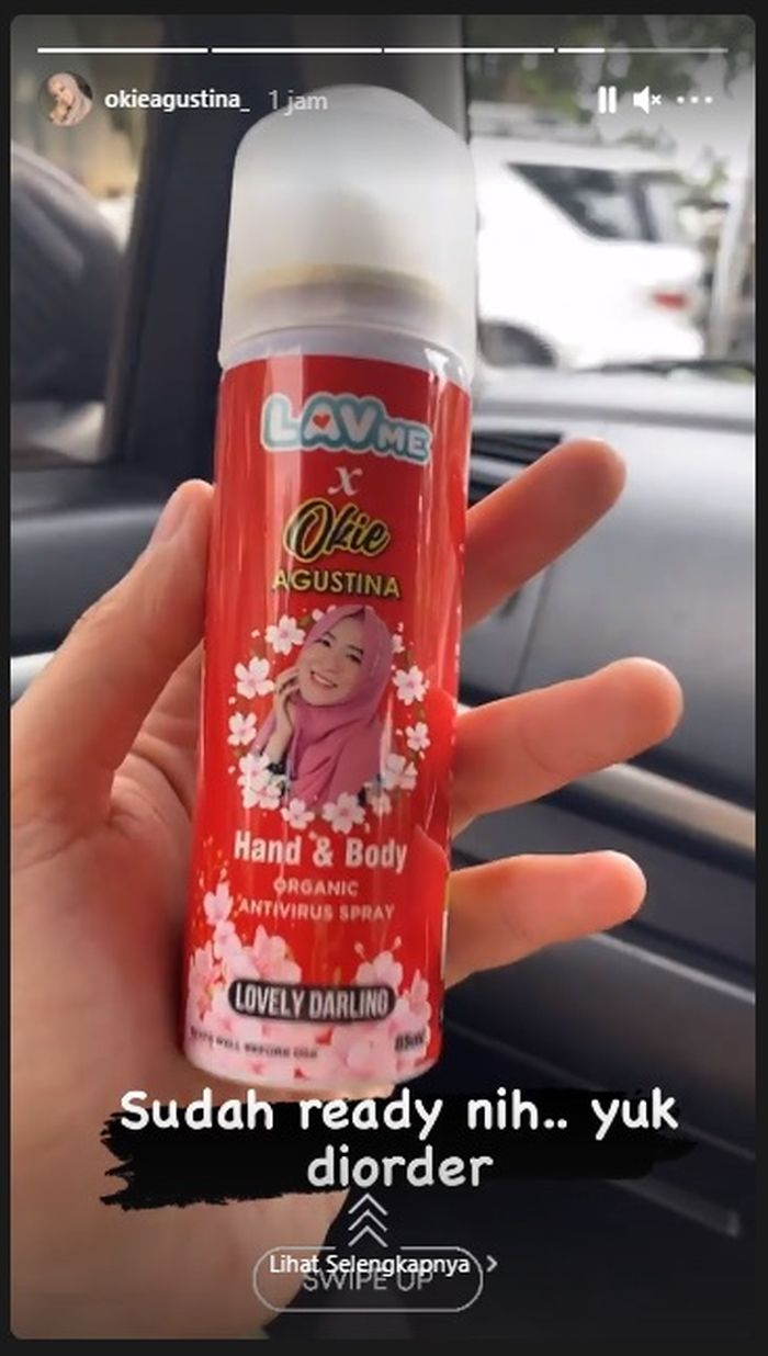 Okie Agustina jualan semprotan anti virus