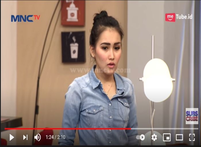 Ayu Ting Ting saat ditantang telepon Nagita Slavina