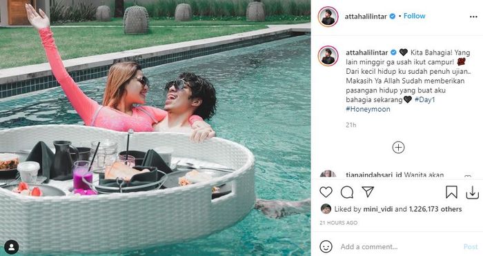 Atta Halilintar dan Aurel Hermansyah kepergok gendong-gendongan di kolam renang