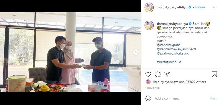 Rezky Adhitya dan Citra Kirana mengadakan acara tasyakuran untuk penggarapan rumah barunya.