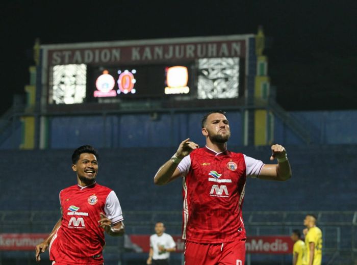 Selebrasi Marko Simic usai mencetak gol di laga perempatfinal Piala Menpora 2021 kontra Barito Putera di Stadion Kanjuruhan, Malang, Sabtu (10/4/2021).