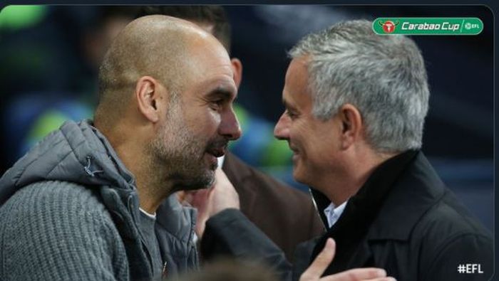 Jose Mourinho (kanan) dan Pep Guardiola bertemu dalam duel Tottenham Hotspur vs Manchester City.