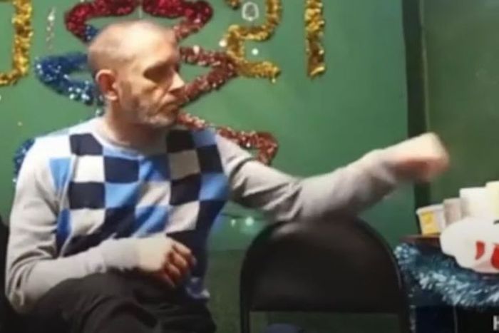  Yuri Dushechkin, kakek-kakek Youtuber yang tewas karena minum 1,5 liter vodka saat live.