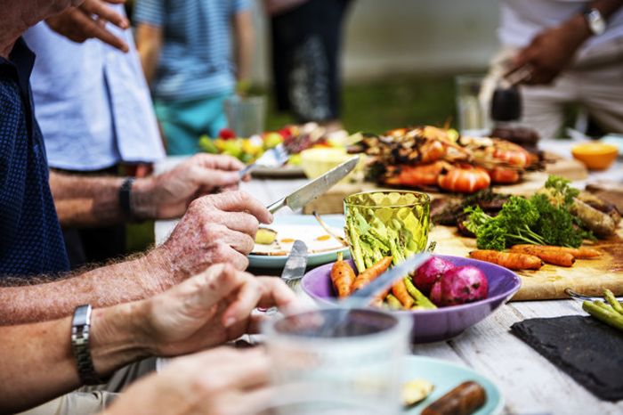 Jangan buat keputasan sendiri jika tidak mengetahui ilmunya, menjalankan diet menurunakn berat badan saat puasa Ramadan.