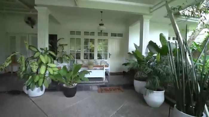 Rumah mewah ibunda Ivan Gunawan, Erna Gunawan