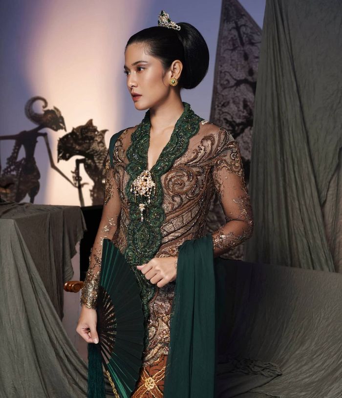 Anggunya Artis Cantik <a href='https://tribunmedan.cfd/tag/dian-sastrowardoyo' title='Dian&nbsp;Sastrowardoyo'>Dian&nbsp;Sastrowardoyo</a> Pakai Kebaya yang Dijuluki Sebagai Kartini Masa Kini