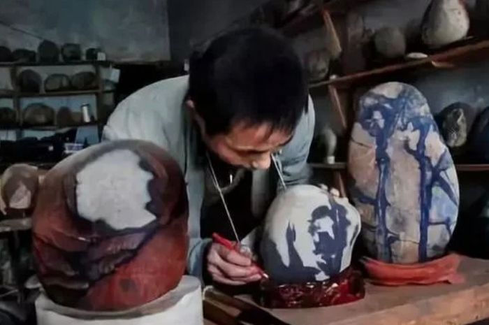 Sebuah desa di China menemukan kesuksesan dalam menjual batu hias.