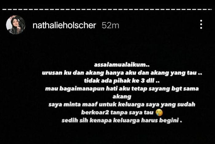Tangkap layar Instagram Story @nathalieholscher
Nathalie Holscher mengaku tak tahu menahu soal omongan keluarganya
