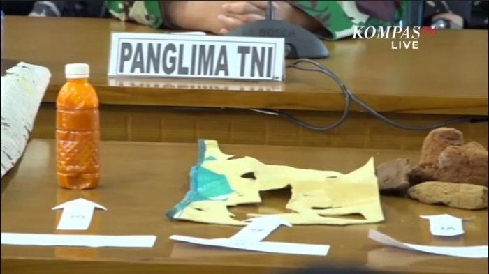 Temuan barang-barang serpihan dari kapal selam KRI Nanggala 402