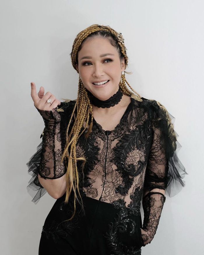 Maia Estianty saat menjuri di Grand Final Indonesian Idol