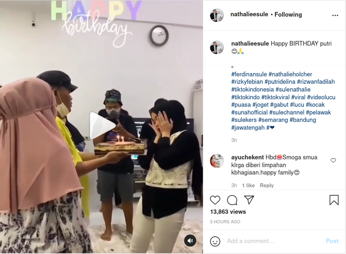 Nathalie Holscher tampak ikut memberikan kejutan ulang tahun untuk anak gadis Sule, Putri Delina.