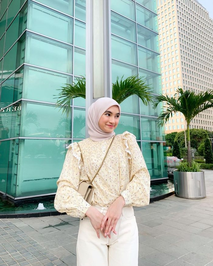 Tren Baju Lebaran 2021: Rekomendasi Blouse Korea Hijab ala Selebgram Olivia Finda, Cantik Banget!
