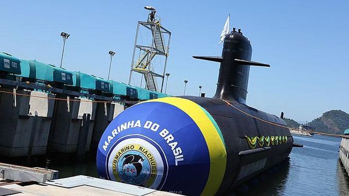 Kapal selam Riachuelo adalah kapal selam modifikasi dari kelas Scorpene.
