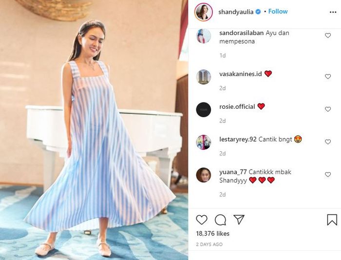 Komentar netizen melihat potret Shandy Aulia pakai dress tanpa lengan. 