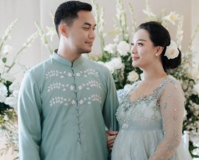 Zaskia Gotik dan Sirajuddin Mahmud.