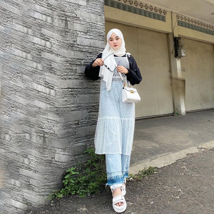 Tren Baju Lebaran 2021: Rekomendasi Outer Hijab Kekinian Harga Terjangkau ala Selebgram Adinda Mutiara