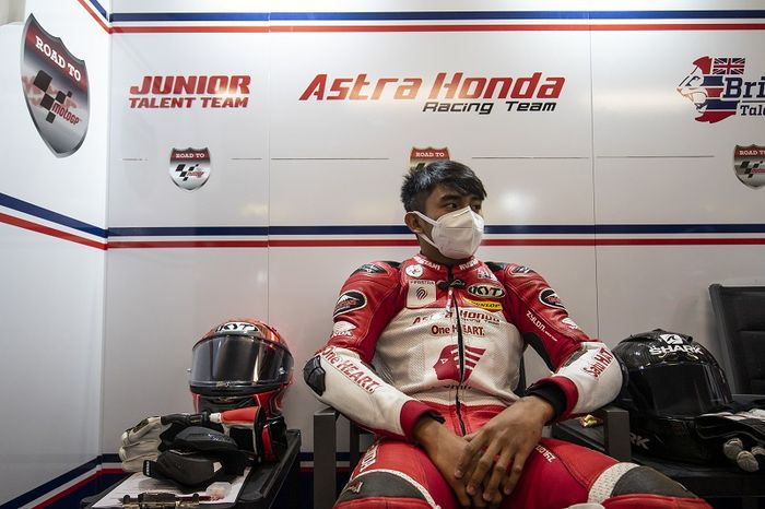 Pembalap Astra Honda Racing Team, Mario Suryo Aji.
