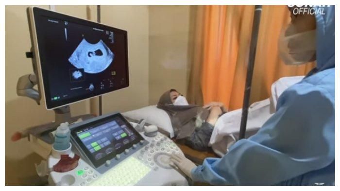 Nathalie Holscher mendapat wejangan dari dokter perikasa kandungan agar dapat menjaga kehamilannya, Rabu (5/5/2021).