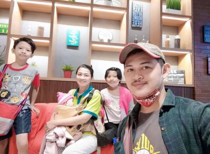 Istri baru <a href='https://medan.tribunnews.com/tag/ferry-anggara' title='Ferry Anggara'>Ferry Anggara</a>