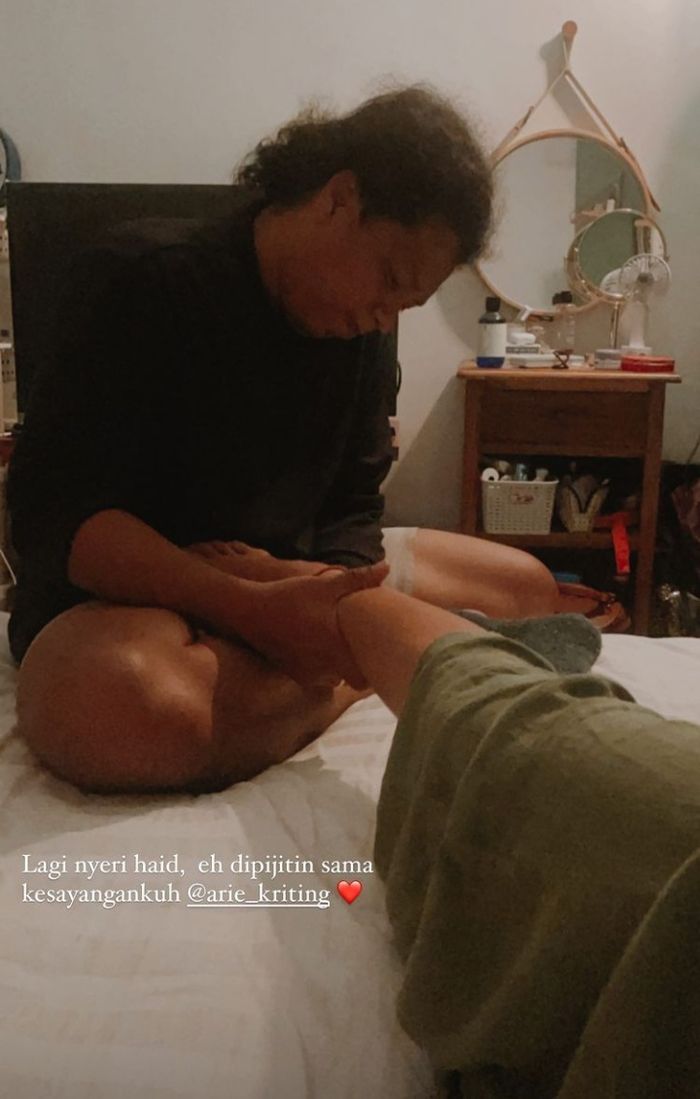 Sikap baik Arie Kriting pada Indah Permatasari