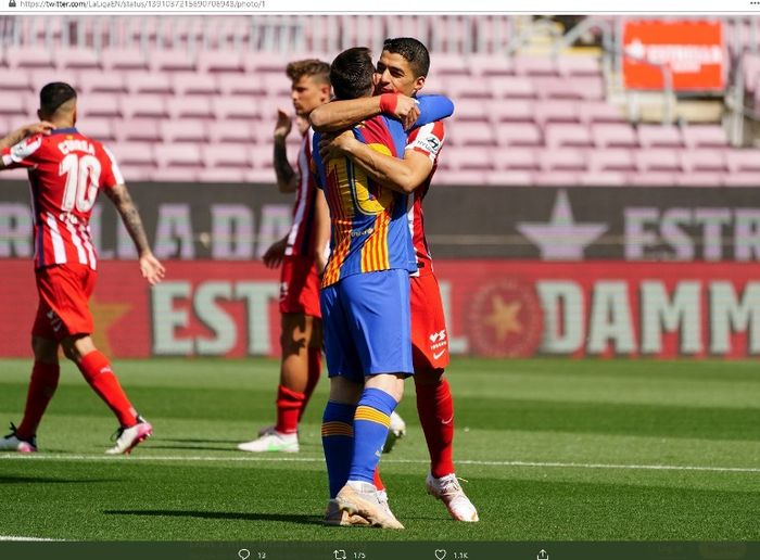 Momen keakraban Lionel Messi dan Luis Suarez saat laga Barcelona versus Atletico Madrid, Sabtu (8/5/2021).