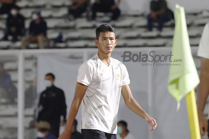 Didik Wahyu tengah berlatih dalam pemusatan latihan timnas Indonesia di Stadion Madya, Senayan, Jakarta, 11 Mei 2021.