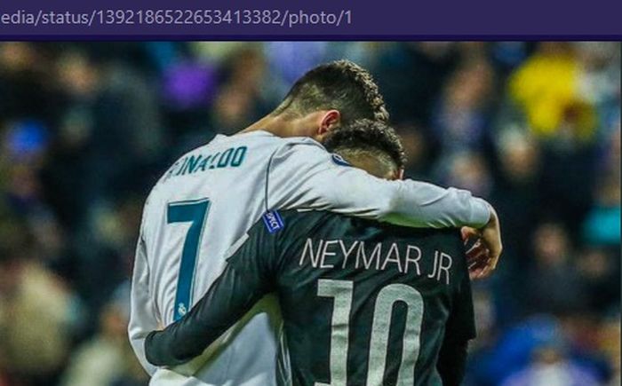 Cristiano Ronaldo (kiri), dan Neymar Jr saat bertemu dalam duel Real Madrid vs PSG.