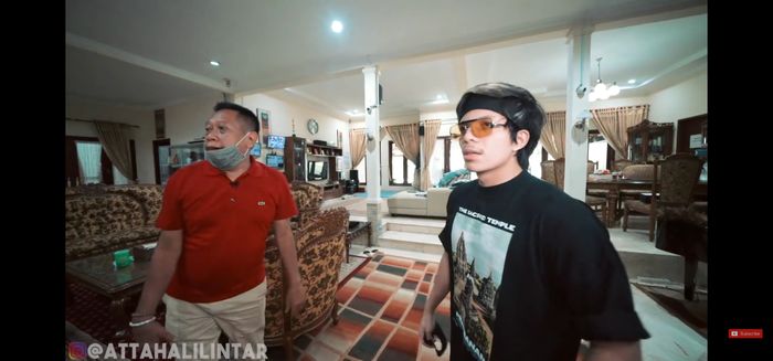 Ruangan yang luas di rumah artis Tukul Arwana.