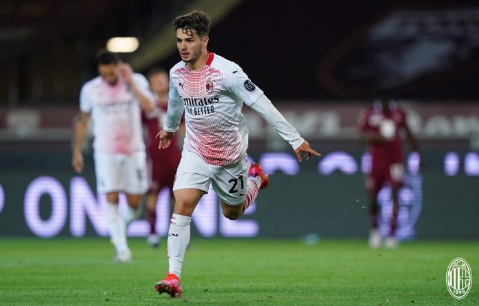 Pemain AC Milan, Brahim Diaz, melakukan selebrasi usai menjebol gawang Torino dalam kemenangan 7-0 pada laga pekan ke-36 Liga Italia 2020-2021.