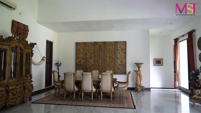 Ruang makan di rumah artis <a href='https://makassar.tribunnews.com/tag/mayangsari' title='Mayangsari'>Mayangsari</a>