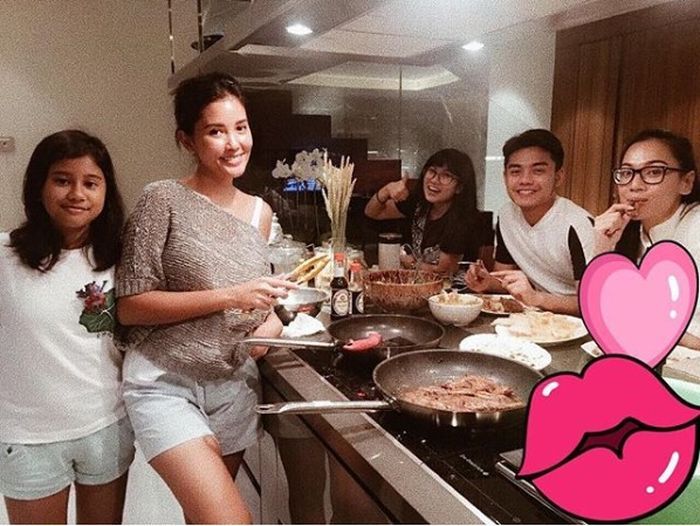 Dapur rumah artis <a href='https://manado.tribunnews.com/tag/titi-rajo-bintang' title='Titi Rajo Bintang'>Titi Rajo Bintang</a> 