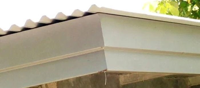 Tips Memilih Lisplang agar Rangka Atap Rumah Tropis Bebas Tampias