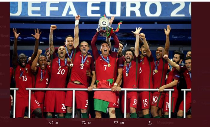 Timnas Portugal merayakan gelar Euro 2016 dengan Cristiano Ronaldo sebagai kaptennya.