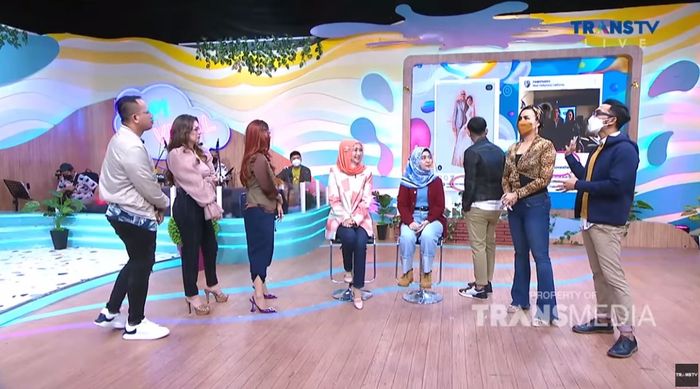 Putri Desy Ratnasari mengaku masih menjalin silaturahmi dengan Irwan Mussry