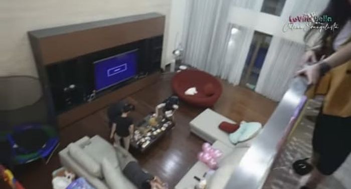 Nuansa rumah baru Celine Evangelista Nuansa rumah baru Celine Evangelista Tangkap layar kanal Youtube Celine Evangelista