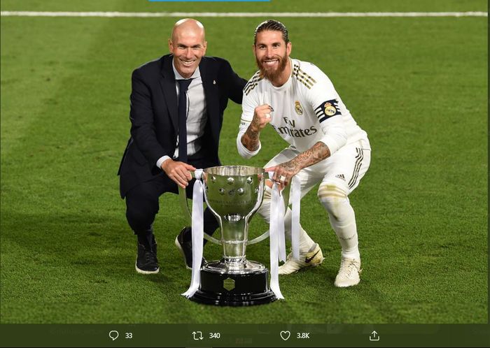 Pelatih Real Madrid, Zinedine Zidane dan sang kapten, Sergio Ramos saat juara Liga Spanyol musim 2019-2020.