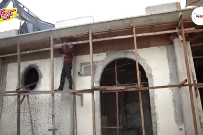 Rumah artis <a href='https://tribunmedan.cfd/tag/shireen-sungkar' title='Shireen&nbsp;Sungkar'>Shireen&nbsp;Sungkar</a> dan <a href='https://tribunmedan.cfd/tag/teuku-wisnu' title='Teuku&nbsp;Wisnu'>Teuku&nbsp;Wisnu</a> yang sedang direnovasi.