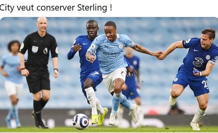 Penyerang Manchester City, Raheem Sterling, beraksi melawan Chelsea.