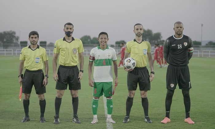 Evan Dimas, dalam laga uji coba timnas Indonesia vs Oman, di Stadion The Seven's, Dubai, Uni Emirate Arab, pada Sabtu (29/5/2021).