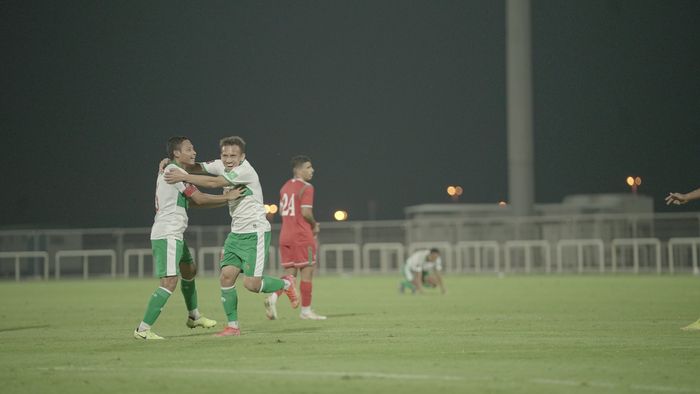 Evan Dimas dan Egy Maulana Vikri, dalam laga uji coba timnas Indonesia vs Oman, di Stadion The Seven's, Dubai, Uni Emirate Arab, pada Sabtu (29/5/2021).