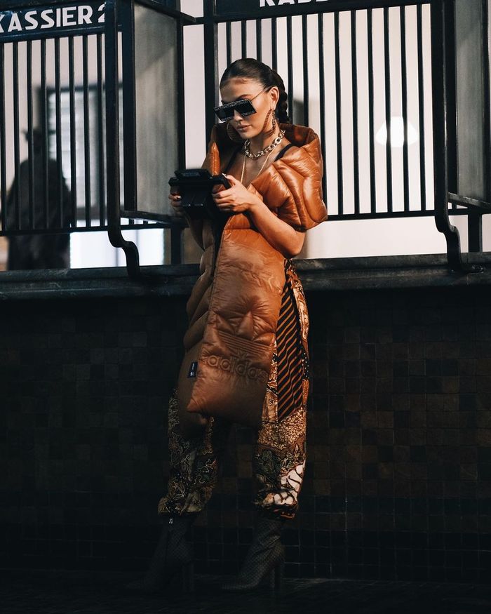 Agnez Mo dalam video clip lagu terbarunya yang berjudul F Yo Love Song