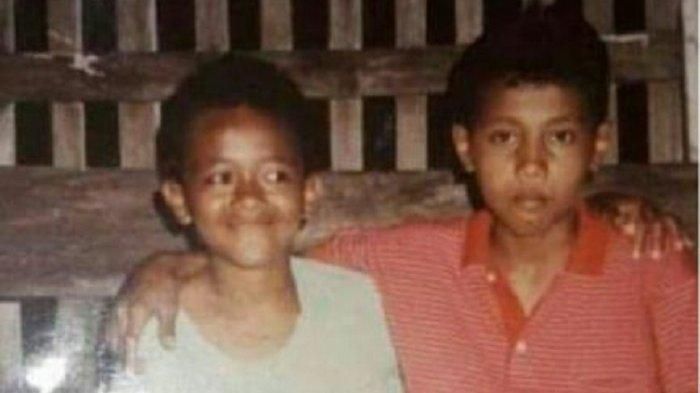 Bahlil Lahadalia (kiri) semasa kecil