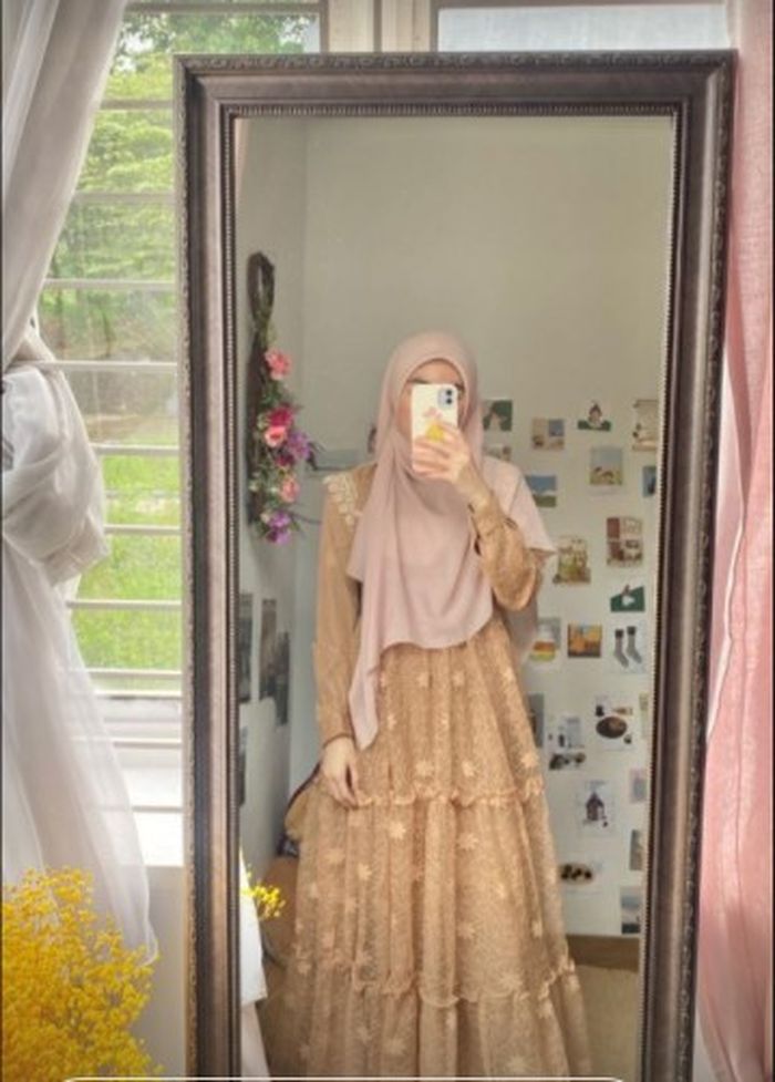 Larissa Chou, disebut sakit oleh ibunda Alvin.