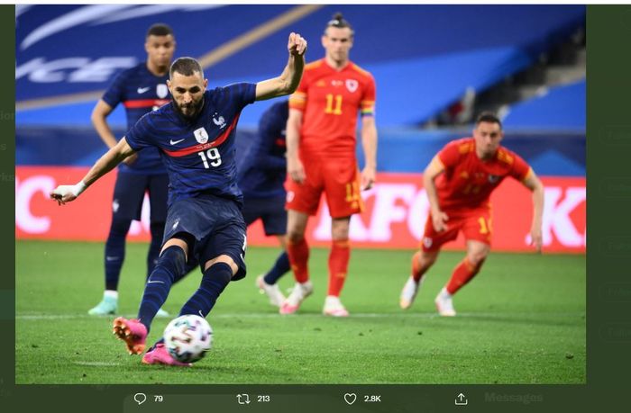 Karim Benzema gagal cetak gol via tendangan penalti dalam duel uji coba timnas Prancis vs timnas Wales, 2 Juni 2021.