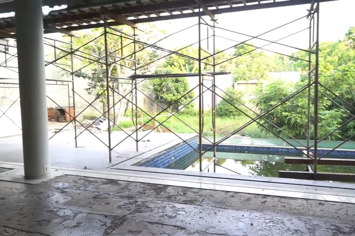 Rumah artis Citra Kirana dan Rezky Aditya sedang dalam proses pembangunan.