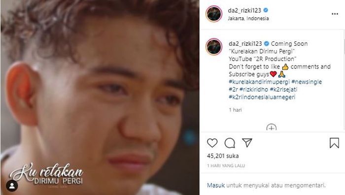 Dikutip Grid.ID, Rizki DA mengeluarkan lagu baru berjudul 'Ku Relakan Dirimu Pergi'