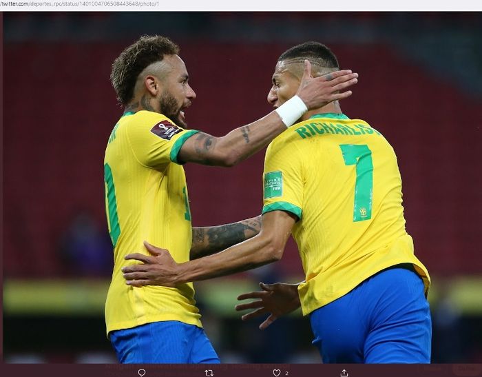 Dua bintang timnas Brasil, Neymar dan Richarlison, melakukan selebrasi usai menjebol gawang Ekuador dalam Kualifikasi Piala Dunia 2022.