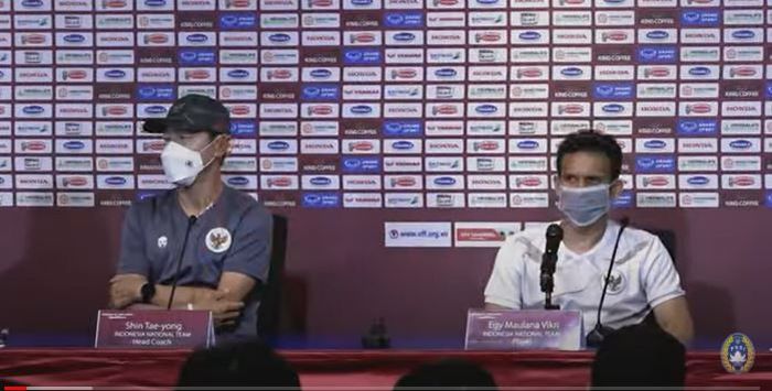 Shin Tae-yong dan Egy Maulana Vikri  dalam konferensi pers  Jelang duel timnas Indonesia Vs Vietnam dalam lanjutan Kualifikasi Piala Dunia 2022 zona Asia grup G, Minggu (6/6/2021).