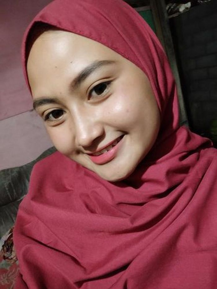 Sebelum pandemi kerap pamer foto seksi, kini pedangdut ini hijrah hingga banting stir menjadi petani.